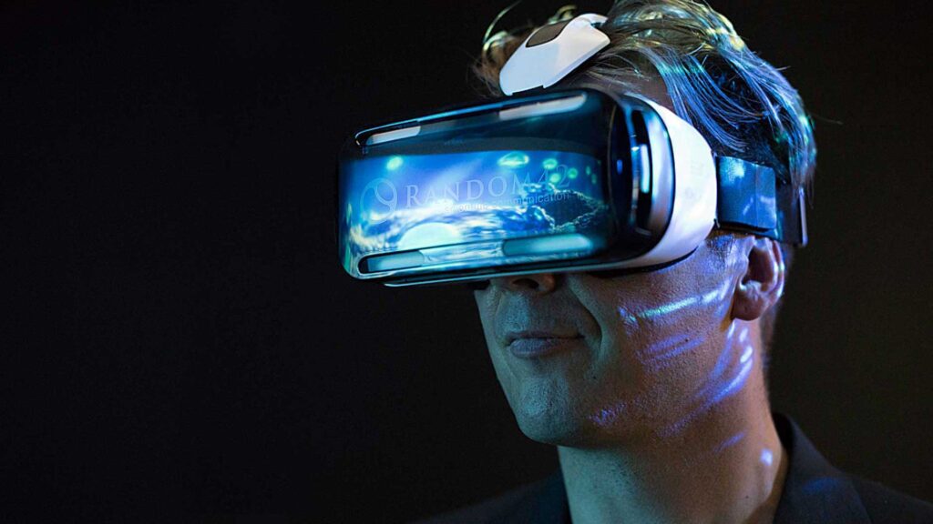 عینک‌های واقعیت مجازی (VR): ورود به دنیای متاورس