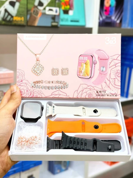 پکیج ساعت هوشمند و دستبند و گوشواره و گردنبند زنانه کیکویر مدل KW73 Mini